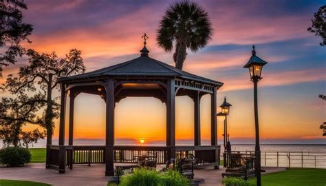 FAIRHOPE MUNICIPAL PIER AND PARK .